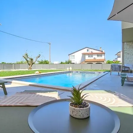 Villa Nona Sonja Novigrad Istria