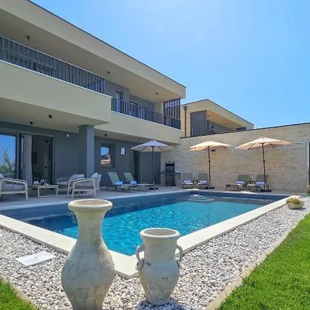 Nona Sonja Villa *